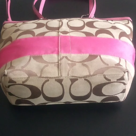 Coach - Picture 4 of 5